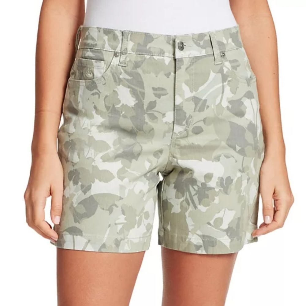Gloria Vanderbilt Light Fern Amanda Denim Camo Jean Shorts NWT